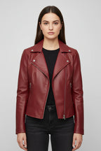 Jaqueta Feminina Slim Estilo Biker com Gola Dobrável e Detalhes Retrô